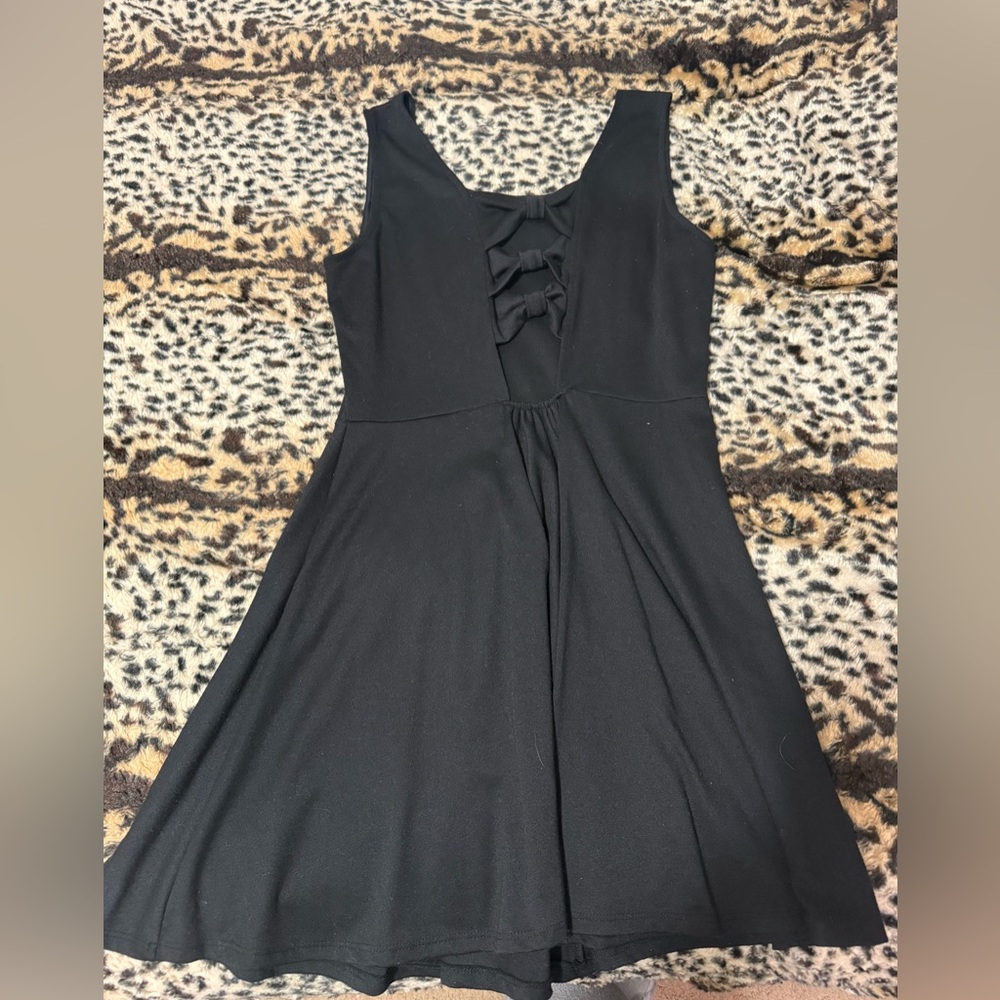 Elegant Black Sleeveless Dress
